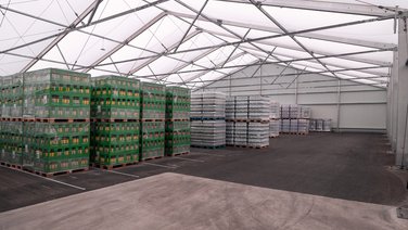 Storage hall for temperature-sensitive goods