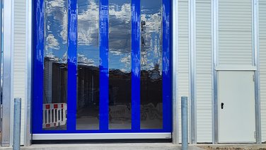 Top view of a high-speed door