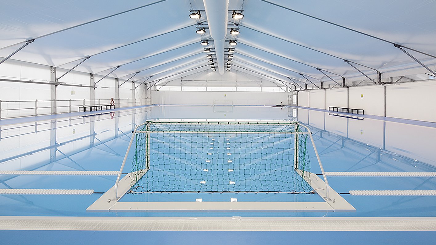 ROEDER stellt Hallenlösungen für Kommunen her, Beispiel Schwimmhalle, temporär und dauerhafte Lösungen