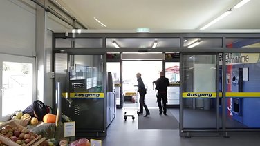 Interior view, entrance to a temporary retail space