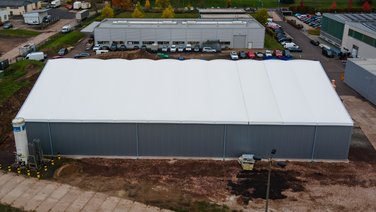 Bird's eye view of a side view of a lightweight hall from RÖDER