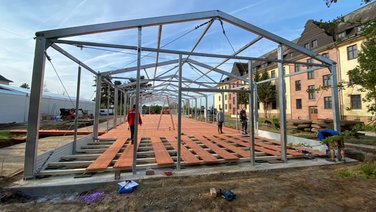 Tent scaffolding for a lightweight hall as an accommodation solution