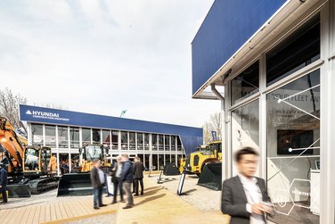 hyundai exhibition hall outdoor view
