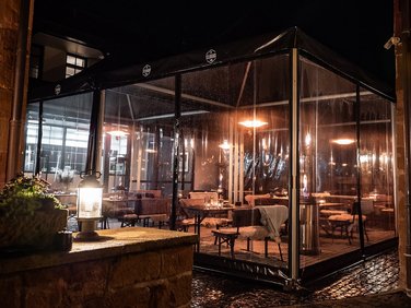 Highlight Pagoda from RÖDER with transparent side walls for a restaurant