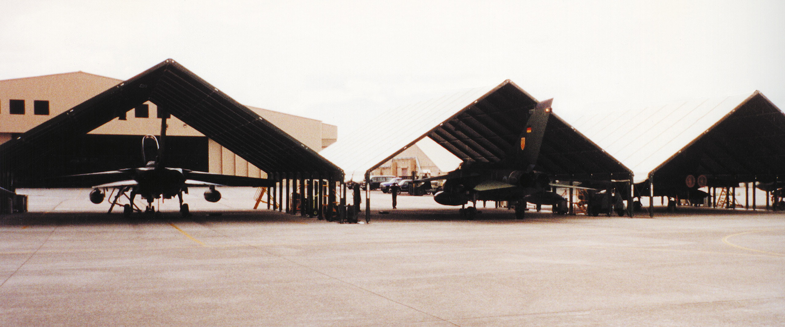RÖDER MILITARY SOLUTIONS - NATO Airplane Hangars