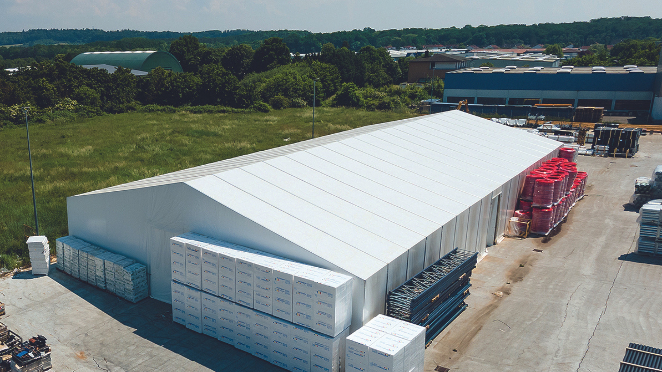 rear_view_bird's-eye_view_cold_hall_storage_tent Rueckseite_Vogelperspektive_Kalthalle_Lagerzelt.jpg